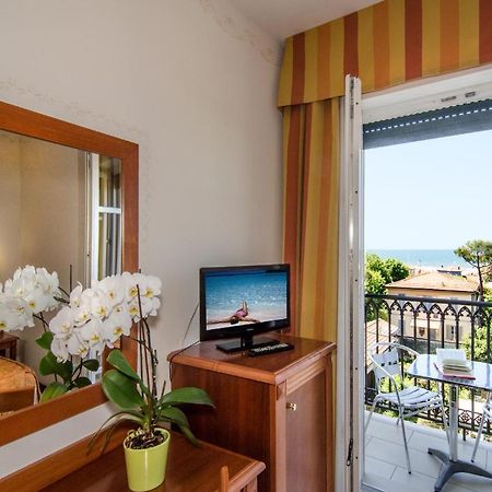 Hotel Villa Ombrosa Marina di Pietrasanta Exterior photo