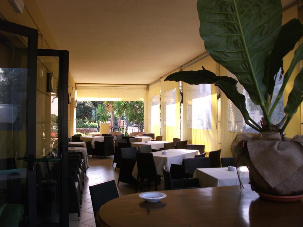 Hotel Villa Ombrosa Marina di Pietrasanta Exterior photo