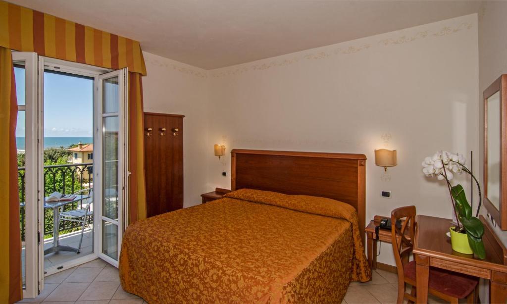Hotel Villa Ombrosa Marina di Pietrasanta Exterior photo