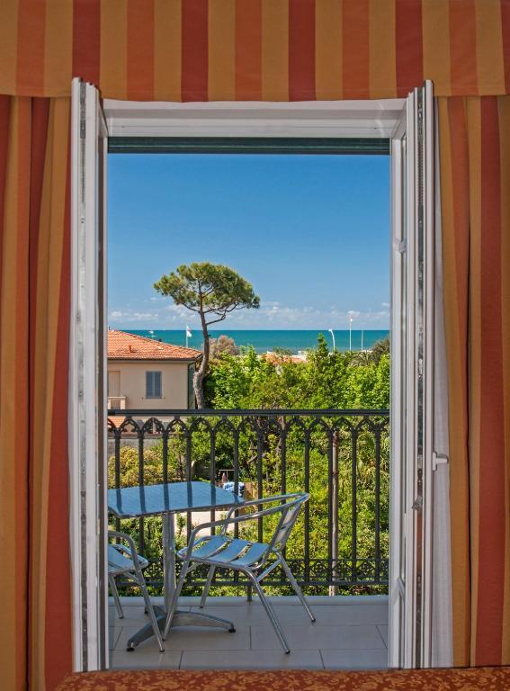 Hotel Villa Ombrosa Marina di Pietrasanta Exterior photo