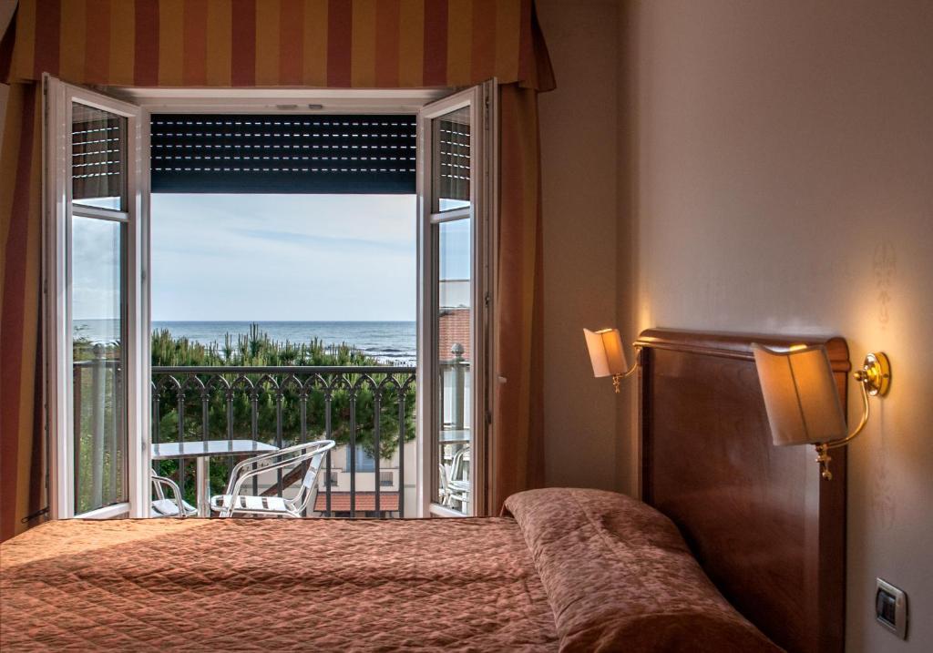 Hotel Villa Ombrosa Marina di Pietrasanta Exterior photo